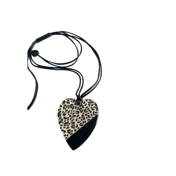 Zsiska Nina Animal Print Heart Shaped Pendant Necklace